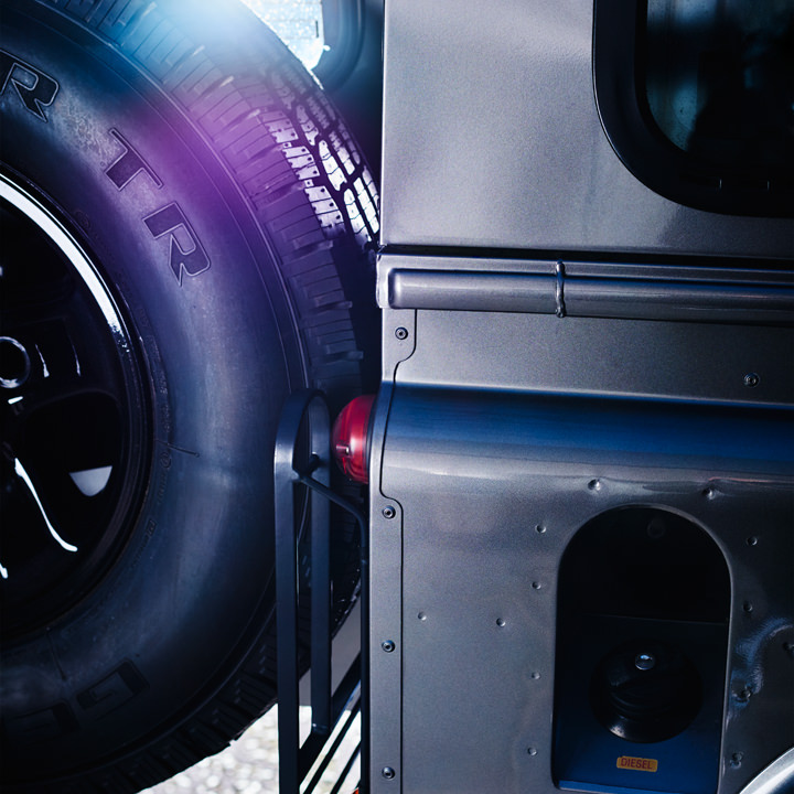 sq-2006-land-rover-defender